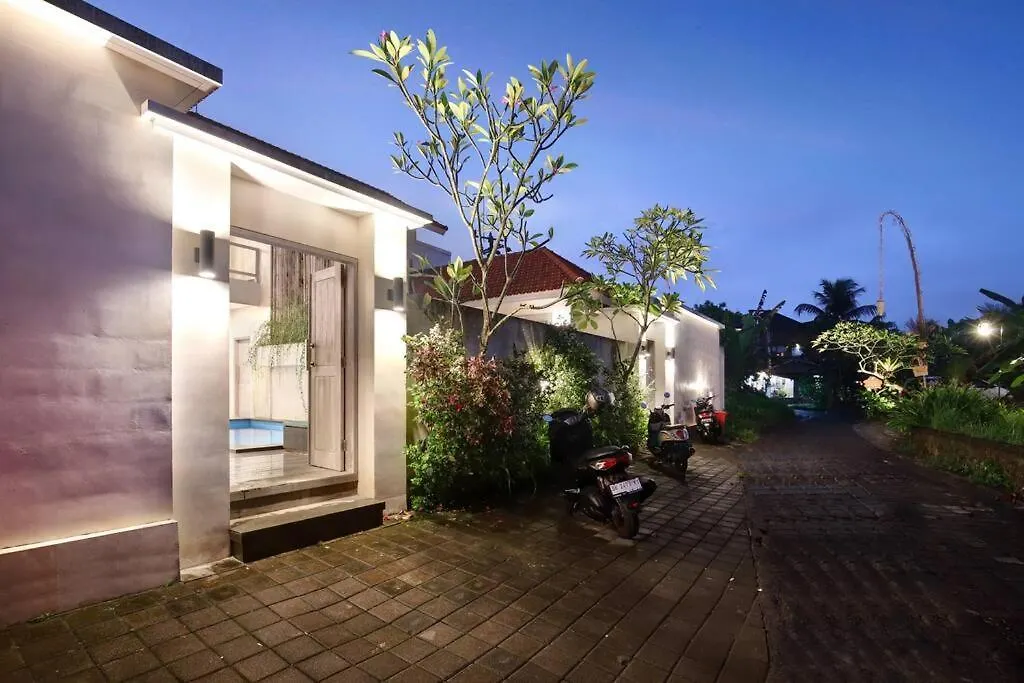 Green Villa B, Near New 3 Bedroom Villa With Pool. Ubud